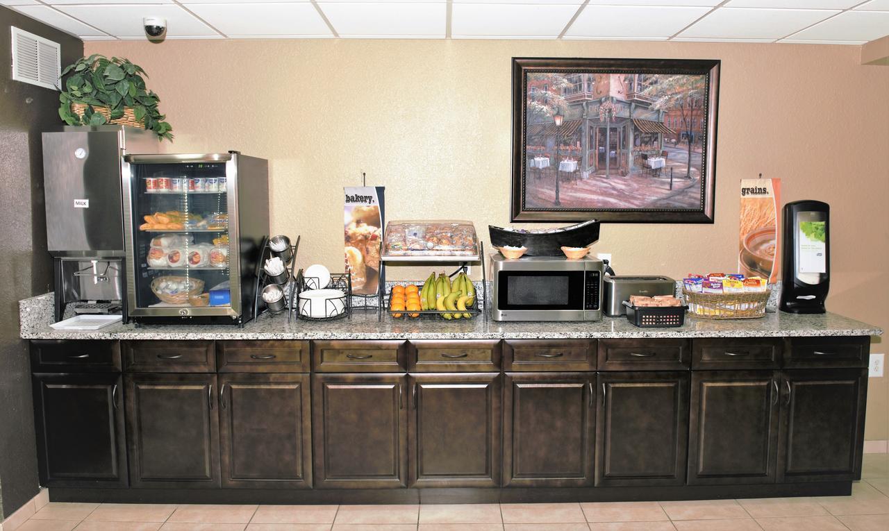 Microtel Inn & Suites By Wyndham Jacksonville Airport Esterno foto